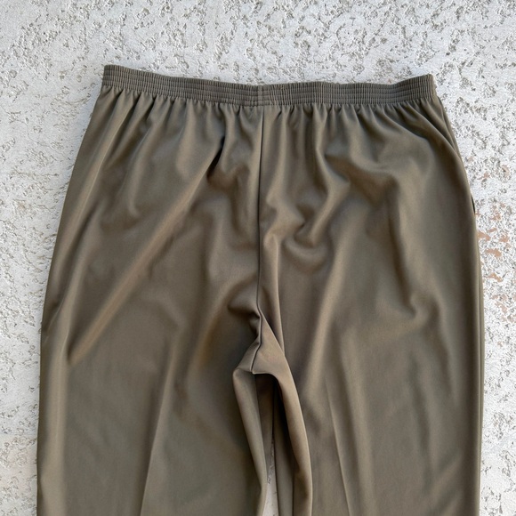 Alfred Dunner Womens Pants Size 18 Pull On Olive Green Elastic Waist Straight - Picture 2 of 8